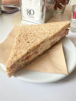 Tramezzino vegano formaggio e pomodoro   at Profumo di Sole in Pescara