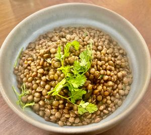 11/2025  Portie linzen met verse kruiden at Soul Kitchen in Ghent