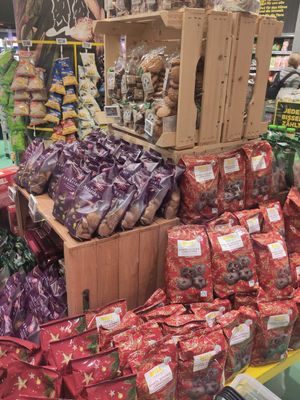 Lebkuchen display at Billa Pflanzilla in Vienna