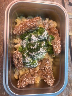 Mac’n Trees w/ faux-ken (faux chicken)  at Papio's Place - Kiosk in Kihei