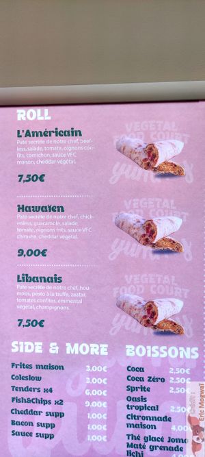 Rolls, sides and drinks at Vegetal Food Court in Paris