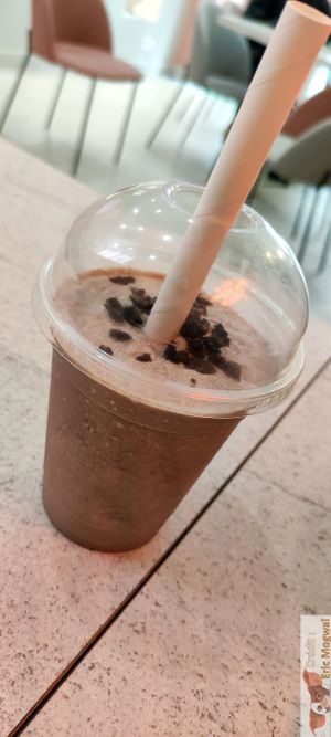 Milk shake Oreo at Vegetal Food Court in Paris