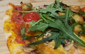 Toscane pizza at Vegetal Food Court in Paris