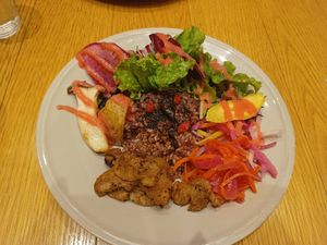 Vegan meat Buddha bowl at Chaya Macrobiotics - Hibiya in Tokyo