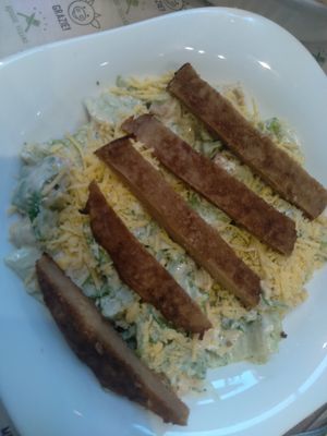Caesar salad with soy steak. The soy steak was good. The rest not. at Açougue Vegano - Moema in Sao Paulo