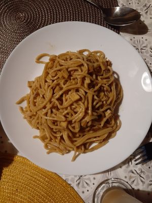 Pasta carbonara at Menedék in Ispank