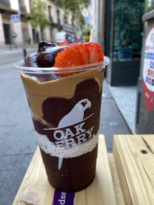 The oak size ☀️  at Oakberry in Madrid