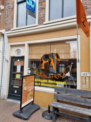 Front at Klein Afrika in Dordrecht
