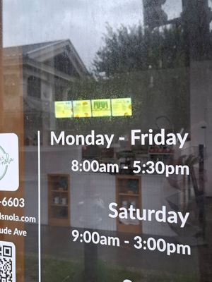 Normal opening hours on the door at Botanicals Nola in New Orleans