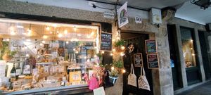 Vista de la tienda at La Boca Comida Para Llevar in Santiago De Compostela