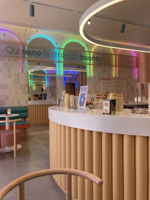 Interno del locale   at Iuppi Per Tutti in Polignano A Mare