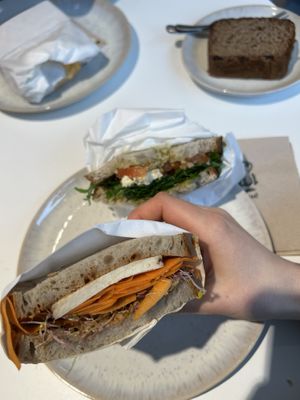  Beide veganen Sandwiches   at KoRo Café in Berlin