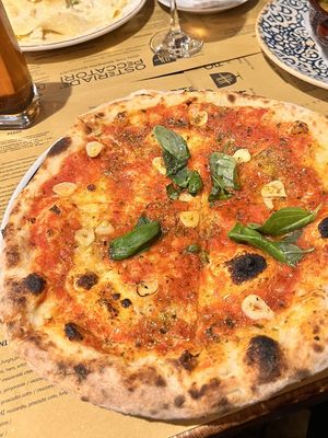 Pizza marinara rica. Opción rápida   at Osteria de' Peccatori in Florence