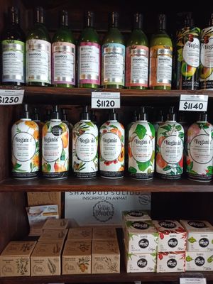 Cosmética orgánica at Almacén Campos Verde in Moron