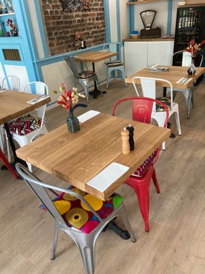  at The Bench Café in Paris