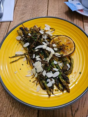  at The Bench Café in Paris