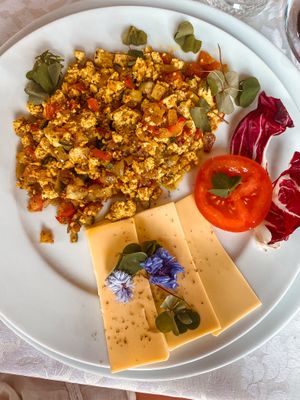 scrambled tofu with vegan cheese at PiranArt Restaurant & Gelateria & Caffeteria in Piran