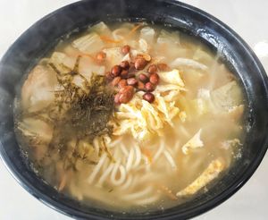 Xing Hua noodles light yet tasty at Hongxuan Cafe 宏軒 in Kuching