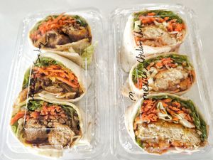 Satay burrito and chicken burrito 👍🏻 at Hongxuan Cafe 宏軒 in Kuching