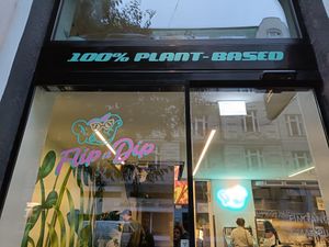  at Flip n Dip in Vienna