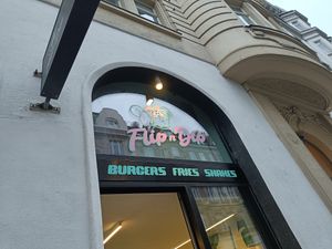  at Flip n Dip in Vienna