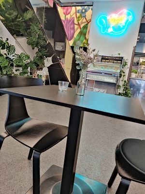  at Flip n Dip in Vienna