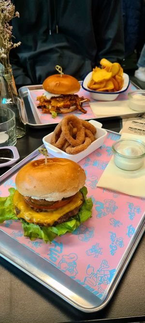 Classic und pulled bbq at Flip n Dip in Vienna