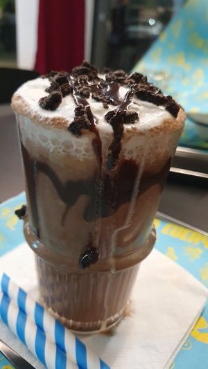 chocolate banana milkshake, cannot recommend at Flip n Dip in Vienna