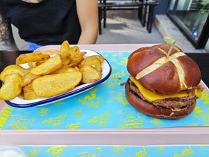 Flip n Dip Burger at Flip n Dip in Vienna