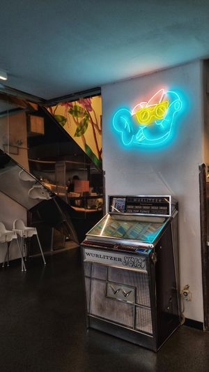  at Flip n Dip in Vienna