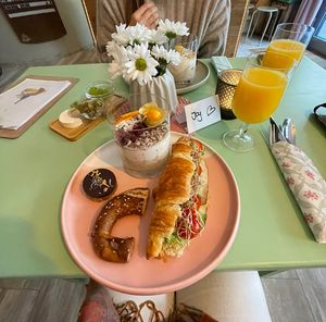 Special Brunch 🧡 for everyone who is looking for a great and cosy spot to have a wonderful vegan breakfast. Highly recommended 🥰  at Maima Lounge in Ravensburg