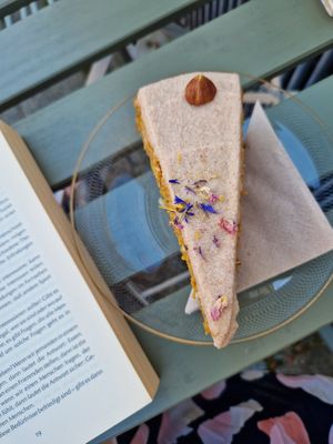 Weltbester Karottenkuchen at Maima Lounge in Ravensburg