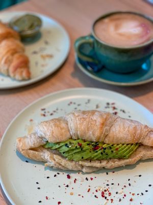 Vegan croissant with avocado   at Maima Lounge in Ravensburg