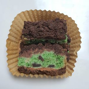 Mint chocolate crumble cake - inside at Miam-o Bread 미얌오브래드 in Seoul