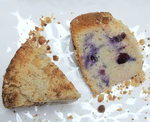 Blueberry crumble cake - inside at Miam-o Bread 미얌오브래드 in Seoul