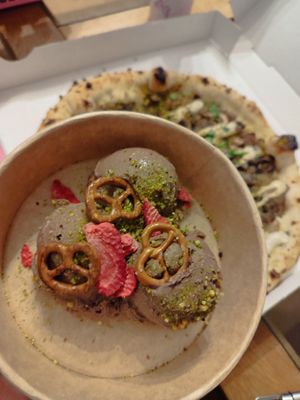  at RAZZO Vegan Pizza Bar in Cologne