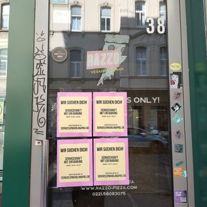 Razzo is now closed and being refurbished at RAZZO Vegan Pizza Bar in Cologne