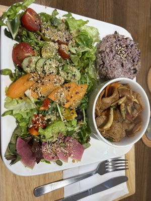 Soy Ginger Chicken and Mushrooms  at Zirael Vegan Restaurant in Kyoto