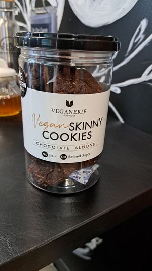 GF choc/almond cookies at Veganerie - Kingkeaw in Bangkok