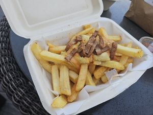 Cheesy bacon fries at Veganerie - Kingkeaw in Bangkok