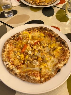 Chicken, peppers, sweet corn, mushroom pizza   at Hooper's in Swansea