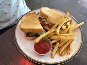 BLT  at Good Intentions in St Petersburg