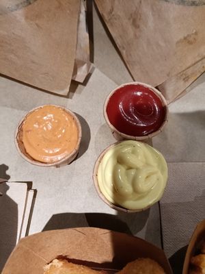 Sauces - left chipotle mayo, bottom vajoneesy and at the top tomato at VINCENT - The Playce in Berlin