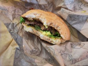 Hamburger at VINCENT - The Playce in Berlin