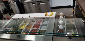 Fresh fruit and toppings at Everbowl in Reno