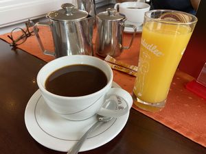 Kaffee mit Mandelmilch  at Naglreiter Bäckerei in Eisenstadt