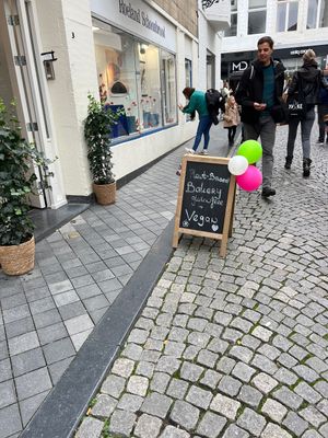 Laden  at Mayple, Golden Cakes- Maastricht in Maastricht