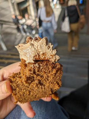 Pumpkin cupcake cut in half at Mayple, Golden Cakes- Maastricht in Maastricht