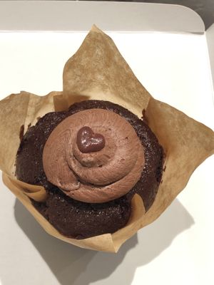 choco cupcake  at Mayple, Golden Cakes- Maastricht in Maastricht