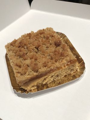 abrikozen kruimel  at Mayple, Golden Cakes- Maastricht in Maastricht